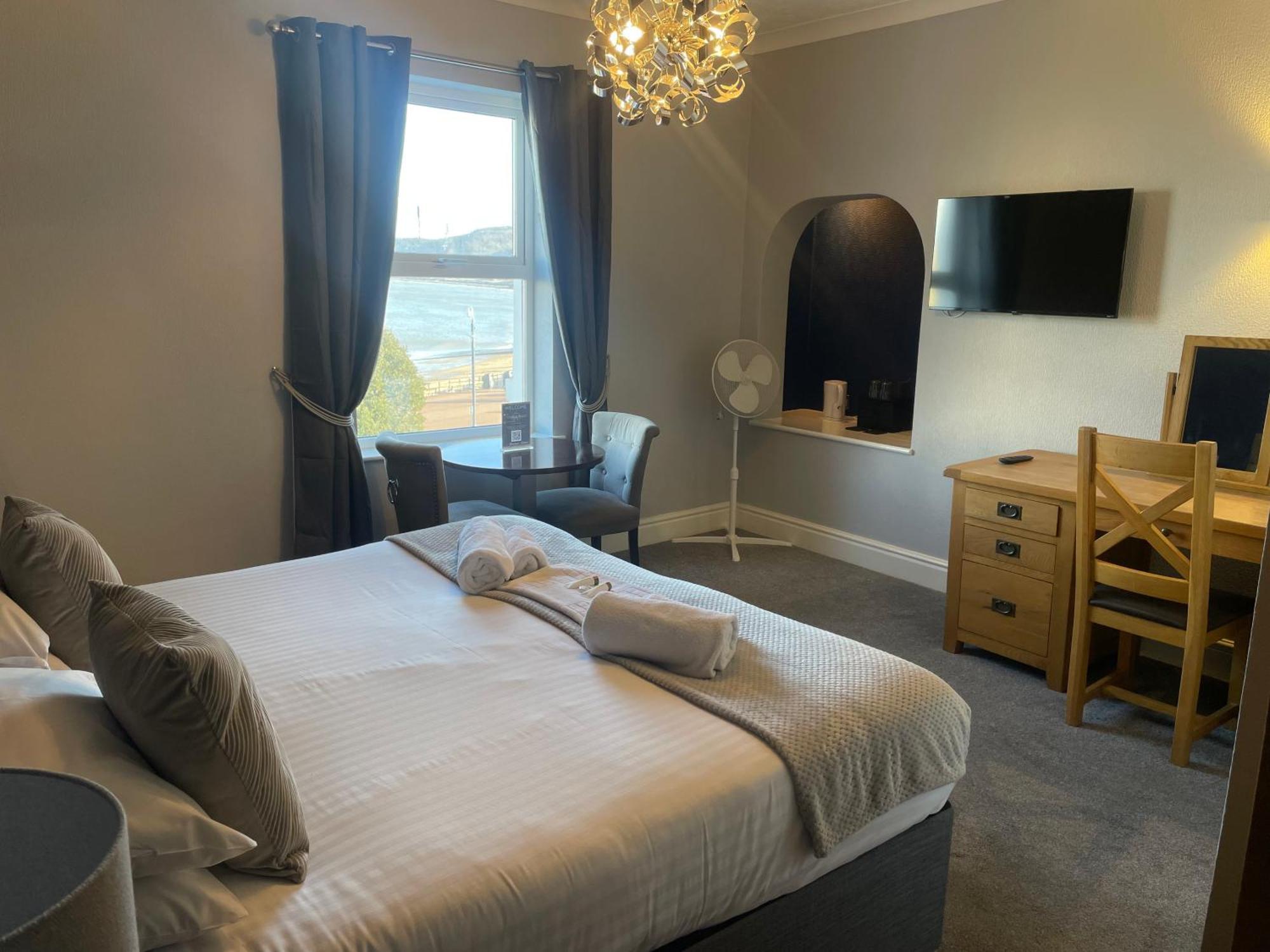The Wildings Hotel & Tudno'S Restaurant Llandudno Eksteriør billede
