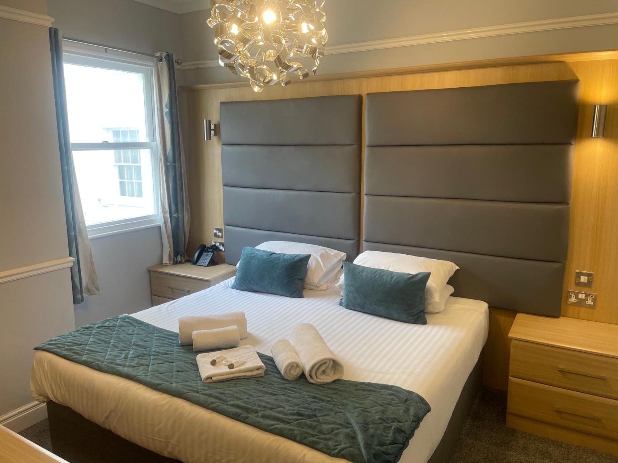 The Wildings Hotel & Tudno'S Restaurant Llandudno Eksteriør billede